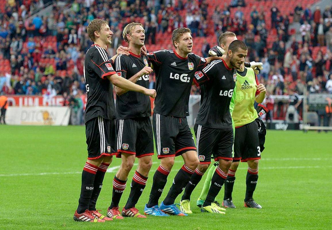 沃尔夫斯堡全力奋战，继续领跑德甲积分榜