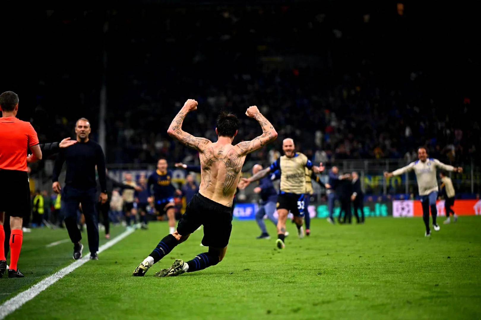 包含巴塞罗那遗憾出局，球迷沉默的词条