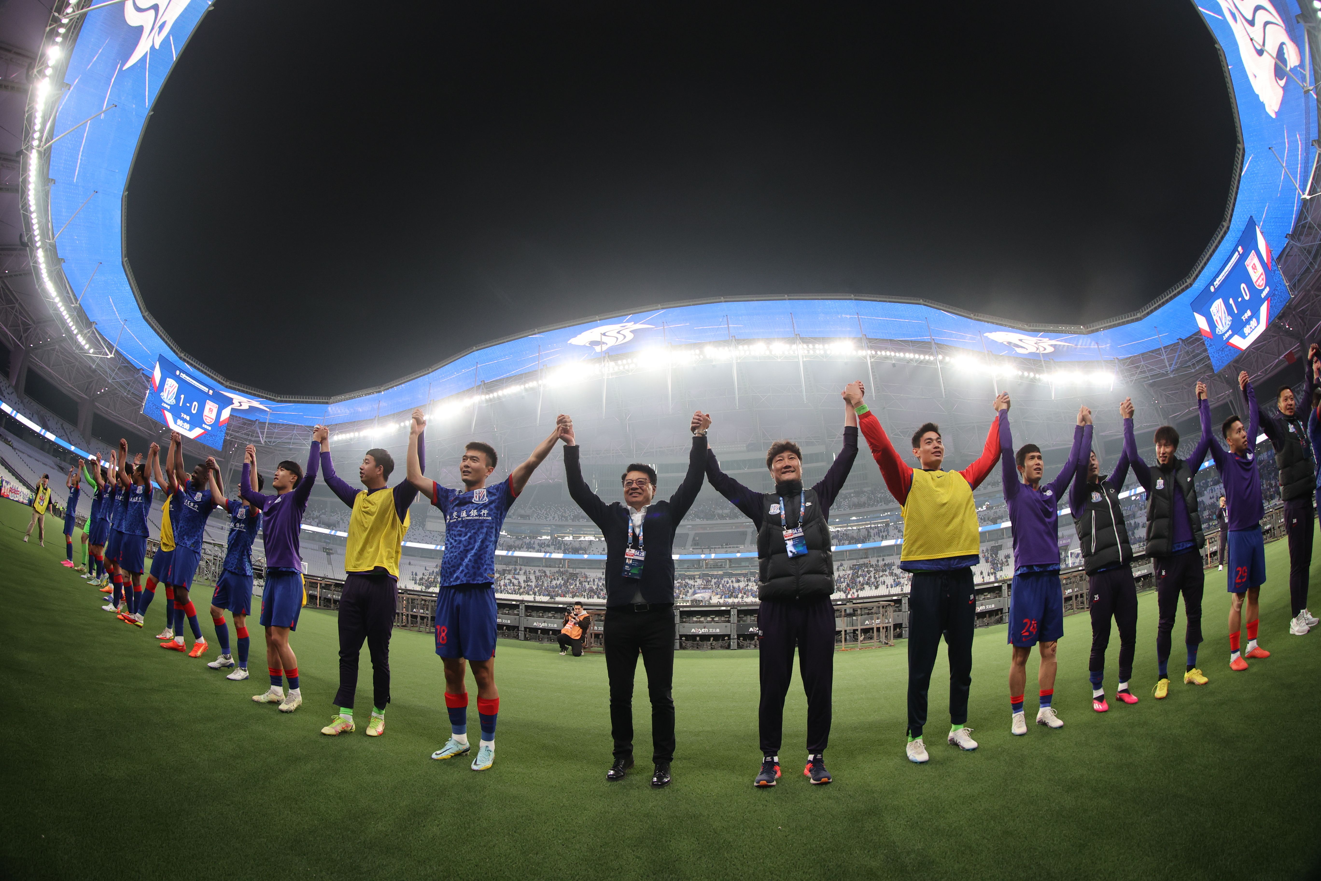 包含马竞打破进球荒，本菲卡球迷集体高唱助威！的词条