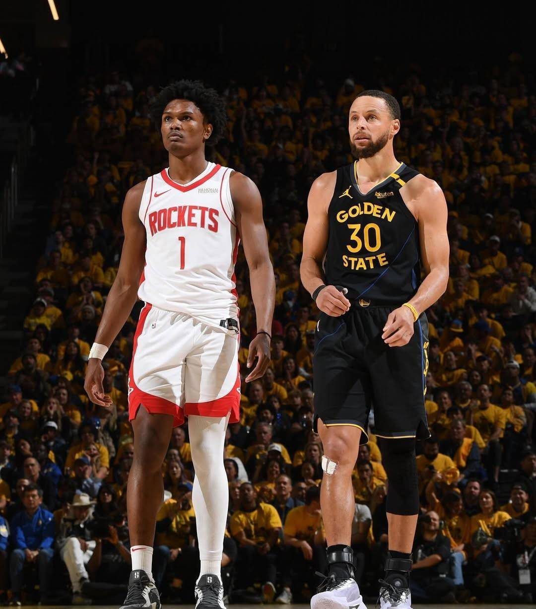 关于库里在加拿大队比赛中精彩发挥，挺进下一轮引发热议！的信息